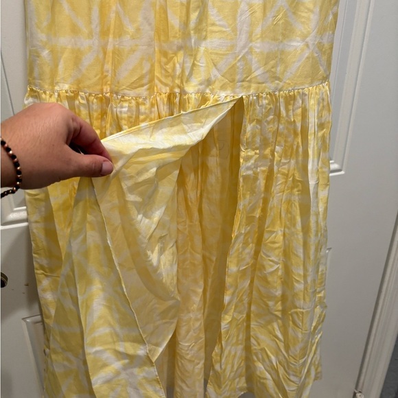 Intermix Adeline Printed Tiered Midi Skirt Yellow and White. - Picture 7 of 9